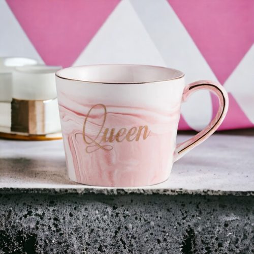 Márványmintás teásbögre Queen feliratú csajos ajándékötlet