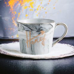 Márványmintás teásbögre Honey feliratú ajándékötlet a férjednek, barátodnak
