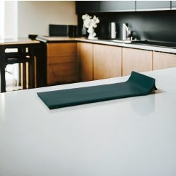 Kioto zöld színű szusi tányér modern konyhában